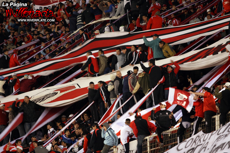 River Plate vs Estudiantes (CL 2009) 11